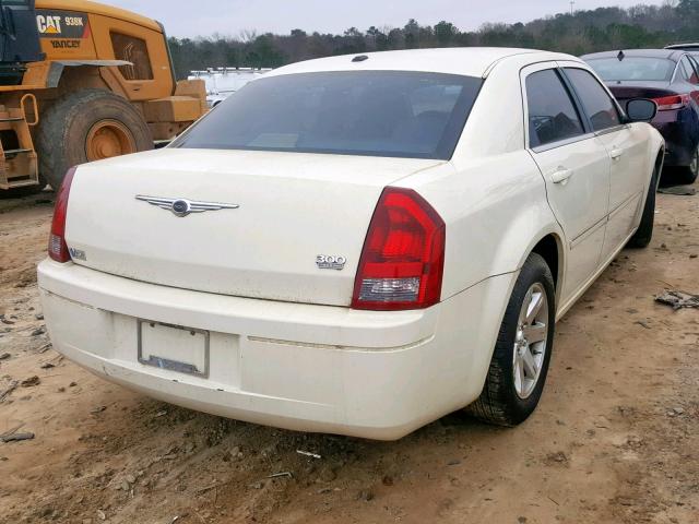 2C3KA53G36H493516 - 2006 CHRYSLER 300 TOURIN CREAM photo 4