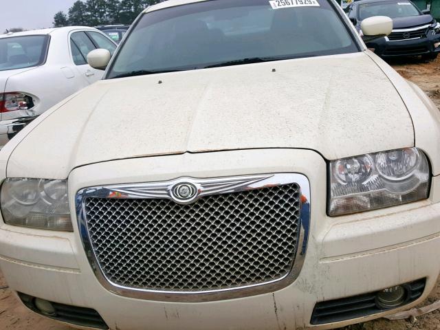 2C3KA53G36H493516 - 2006 CHRYSLER 300 TOURIN CREAM photo 9