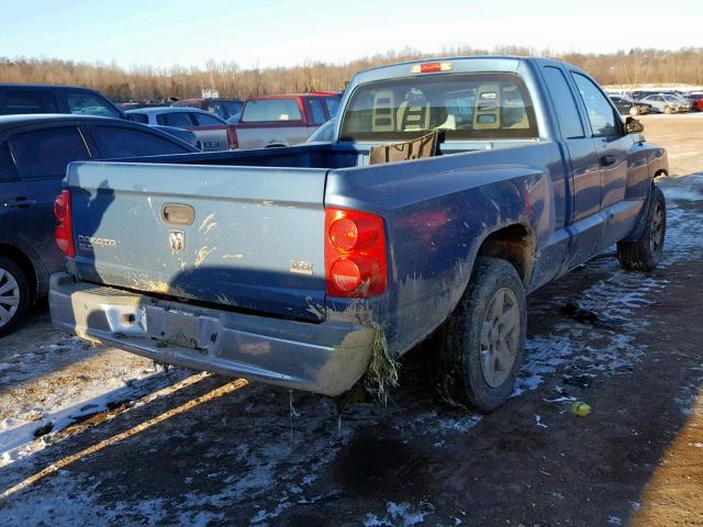 1D7HE42N85S308300 - 2005 DODGE DAKOTA SLT BLUE photo 4