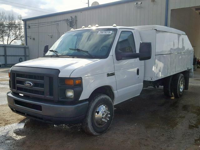 1FDXE4FL8BDA57661 - 2011 FORD ECONOLINE WHITE photo 2