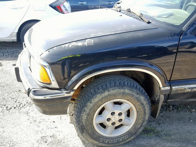 1GNDT13W4VK218265 - 1997 CHEVROLET BLAZER BLACK photo 9