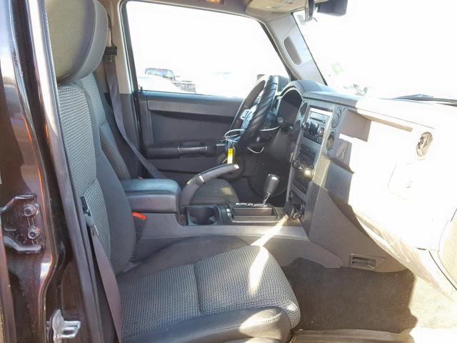 1J8HG48K69C559407 - 2009 JEEP COMMANDER Schwarz Foto 5