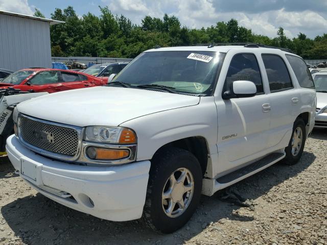 1GKEK63U35J168688 - 2005 GMC YUKON DENA WHITE photo 2