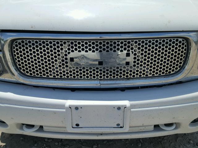 1GKEK63U35J168688 - 2005 GMC YUKON DENA WHITE photo 9