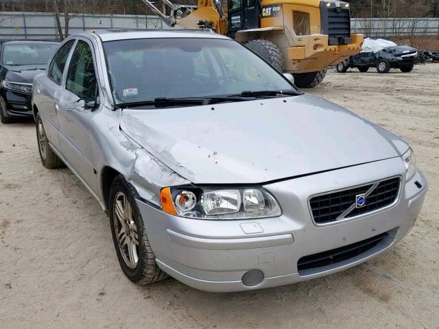 YV1RH592752445262 - 2005 VOLVO S60 2.5T GRAY photo 1