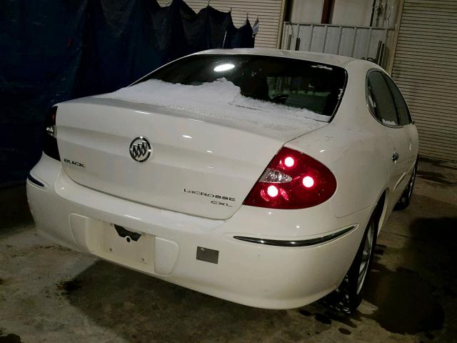 2G4WD532651353620 - 2005 BUICK LACROSSE C WHITE photo 4