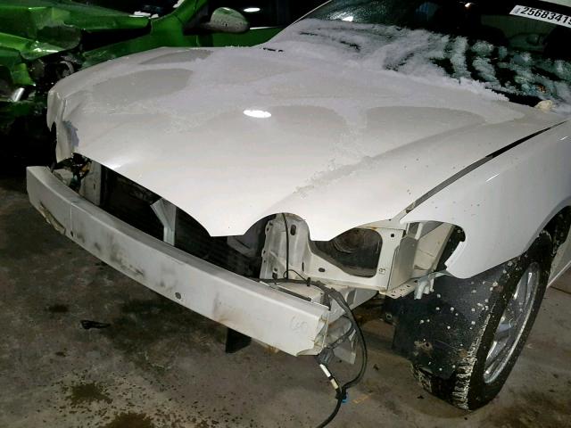 2G4WD532651353620 - 2005 BUICK LACROSSE C WHITE photo 9