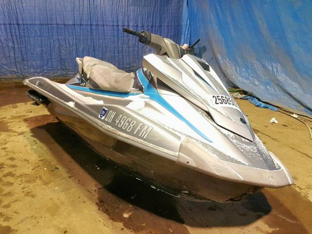 YAMA4765E515 - 2015 YAMAHA VXDELUXE SILVER photo 1