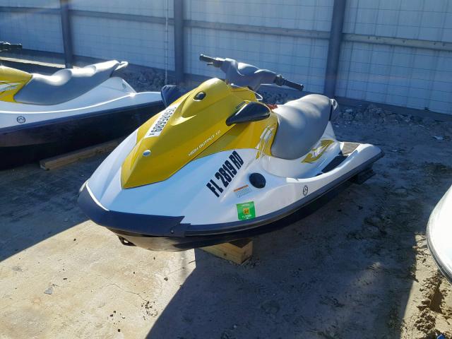 YAMA3521D616 - 2016 YAMAHA MARINE LOT WHITE photo 2