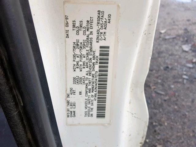 4TANL42N1WZ047079 - 1998 TOYOTA TACOMA WHITE photo 10