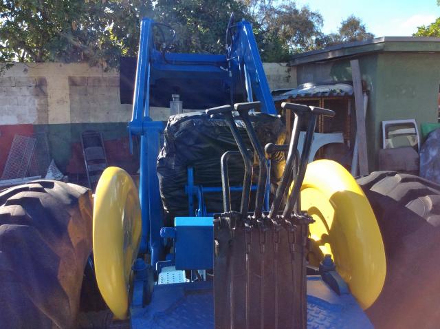 28I9 - 1952 FORD TRACTOR LD YELLOW photo 10