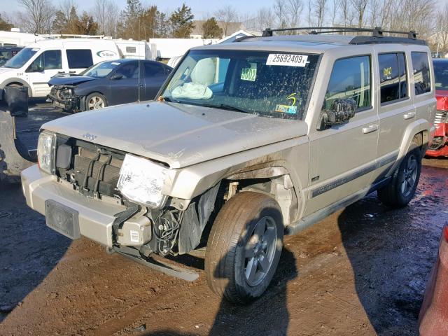 1J8HG48K68C149432 - 2008 JEEP COMMANDER TAN photo 2