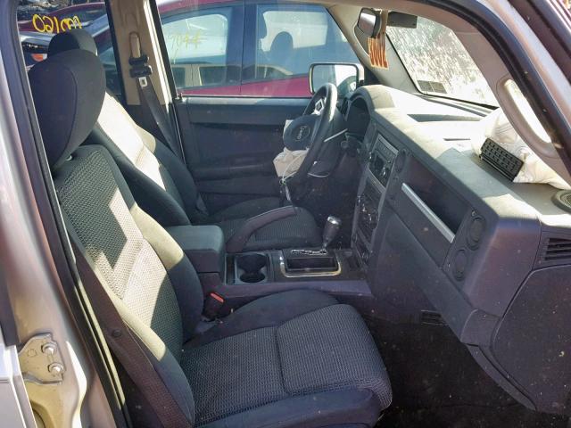 1J8HG48K68C149432 - 2008 JEEP COMMANDER TAN photo 5