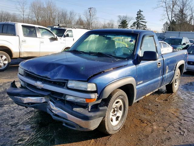 1GCEC14WX2Z294913 - 2002 CHEVROLET SILVERADO BLUE photo 2