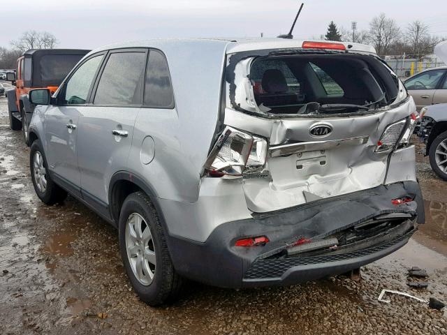 5XYKTCA10BG022053 - 2011 KIA SORENTO BA SILVER photo 3