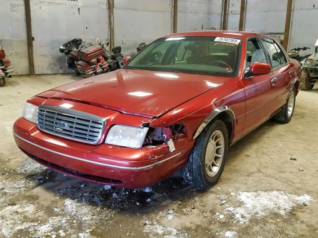 2FAFP74W1YX213958 - 2000 FORD CROWN VICT RED photo 2