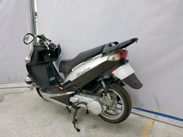 LL0TCKPM4HY580395 - 2017 OTHER SCOOTER SILVER photo 3