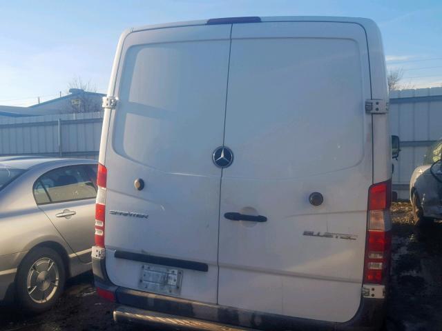 WD3PE7DC6E5829012 - 2014 MERCEDES-BENZ SPRINTER 2 WHITE photo 4