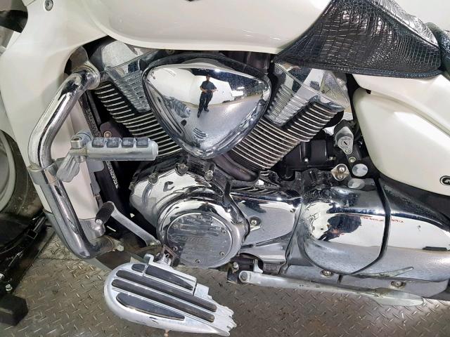 JS1VY53AX72100776 - 2007 SUZUKI VZR1800 WHITE photo 12