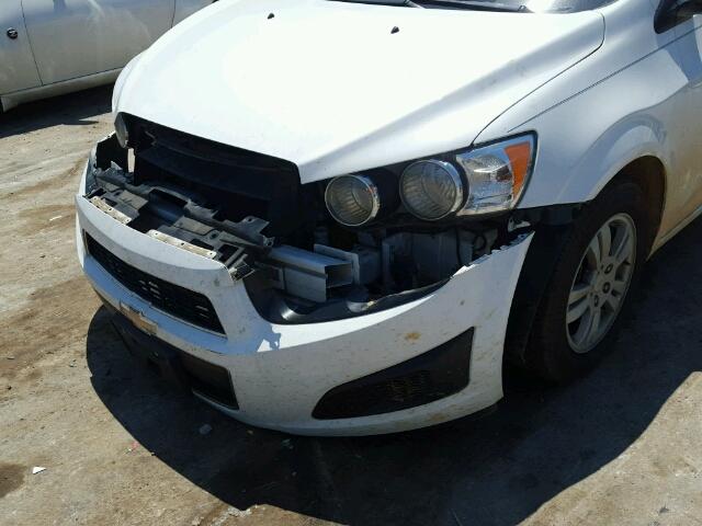 1G1JB5SHXC4122725 - 2012 CHEVROLET SONIC LS 白色 照片 9
