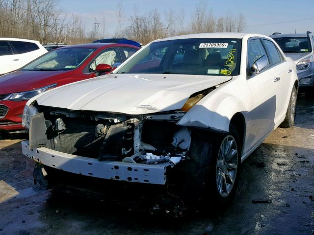 2C3CA5CGXBH531855 - 2011 CHRYSLER 300 LIMITE WHITE photo 2