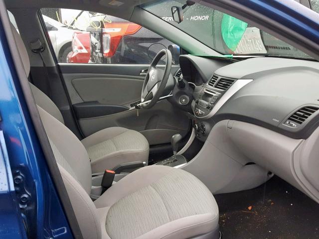 KMHCT4AE2HU180460 - 2017 HYUNDAI ACCENT SE BLUE photo 5