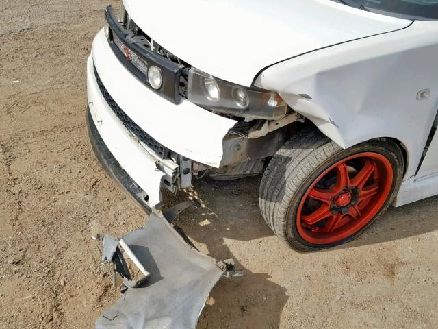 JTLKT324054015717 - 2005 TOYOTA SCION XB 白色 照片 9