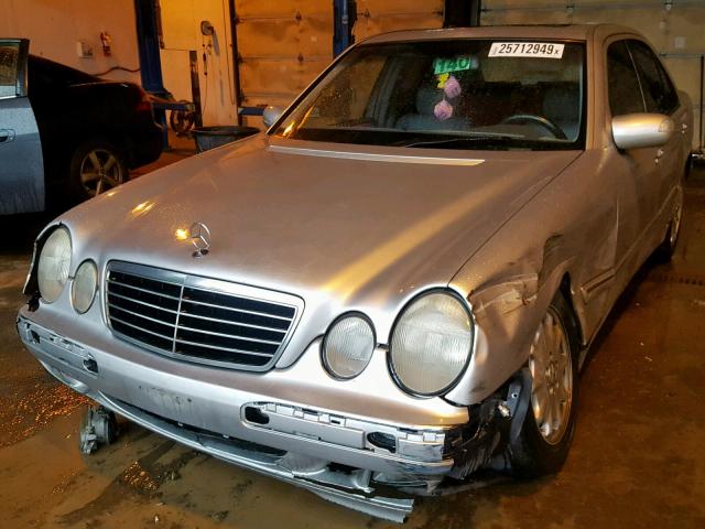 WDBJF65J82B490345 - 2002 MERCEDES-BENZ E 320 GRAY photo 2