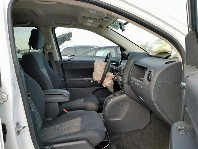1J4NT1FB2BD299119 - 2011 JEEP COMPASS SP თეთრი ფოტო 5
