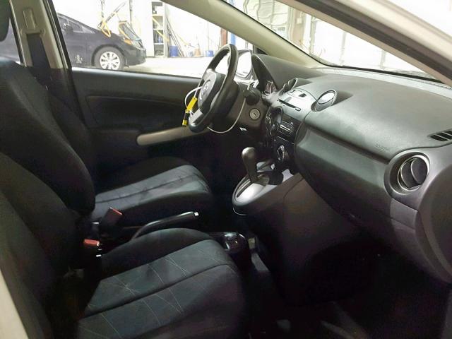 JM1DE1KY4E0187164 - 2014 MAZDA MAZDA2 SPO WHITE photo 5