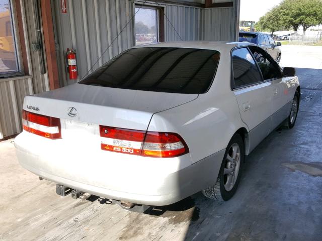 JT8BF28G5Y5089131 - 2000 LEXUS ES 300 WHITE photo 4