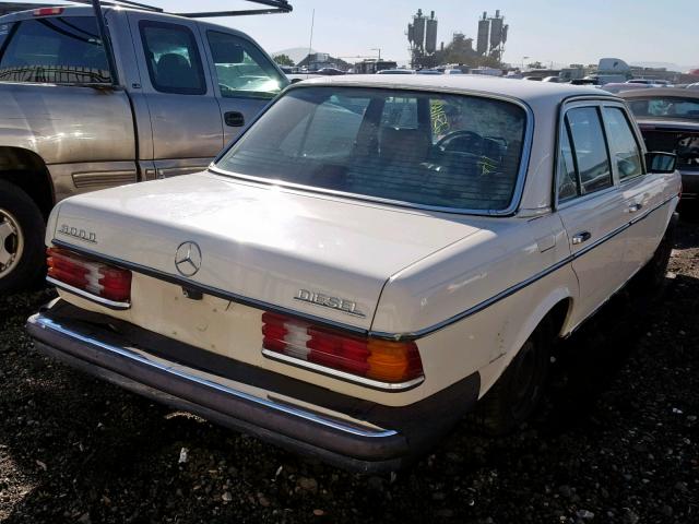 12313012045260 - 1977 MERCEDES-BENZ 300D WHITE photo 4