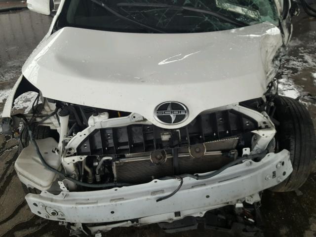 JTKKUPB44E1041179 - 2014 TOYOTA SCION XD WHITE photo 7