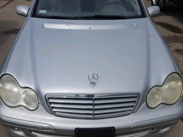 WDBRF64J75F563061 - 2005 MERCEDES-BENZ C 320 SILVER photo 7