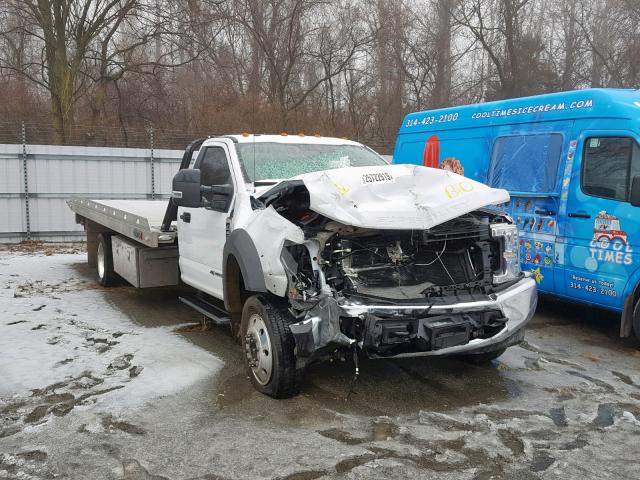 1FDUF5HT7JDA00899 - 2018 FORD F550 SUPER WHITE photo 1