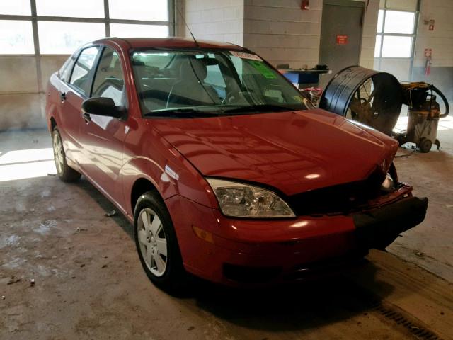 1FAHP34N67W233142 - 2007 FORD FOCUS ZX4 RED photo 1