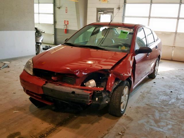 1FAHP34N67W233142 - 2007 FORD FOCUS ZX4 RED photo 2