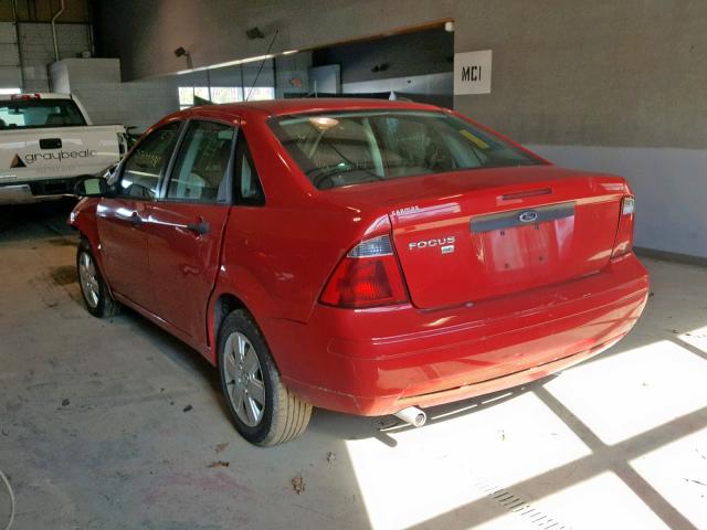 1FAHP34N67W233142 - 2007 FORD FOCUS ZX4 RED photo 3