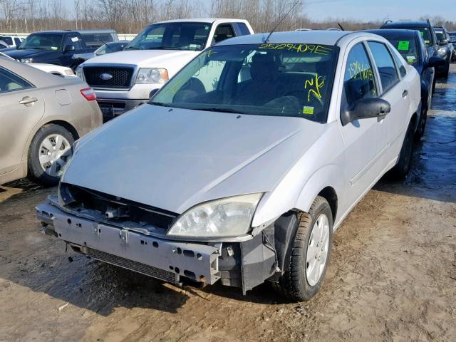 1FAFP34N37W229234 - 2007 FORD FOCUS ZX4 SILVER photo 2