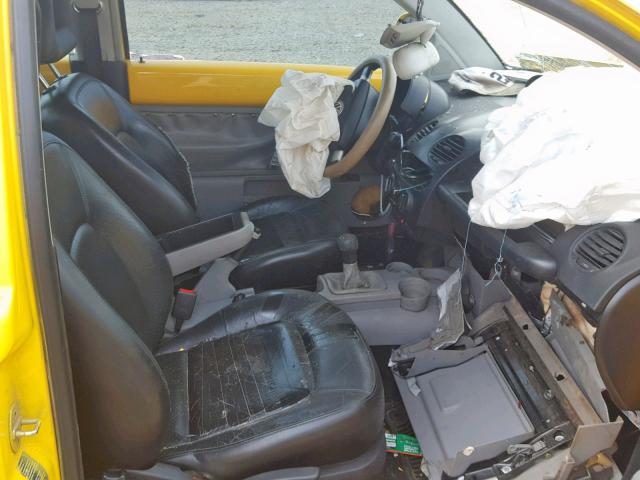 3VWCD21C2YM478707 - 2000 VOLKSWAGEN NEW BEETLE ყვითელი ფოტო 5