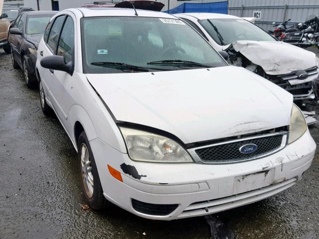 3FAFP37NX5R145326 - 2005 FORD FOCUS ZX5 WHITE photo 1