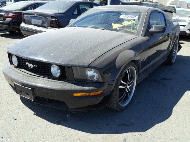 1ZVHT82H455148669 - 2005 FORD MUSTANG GT BLACK photo 2