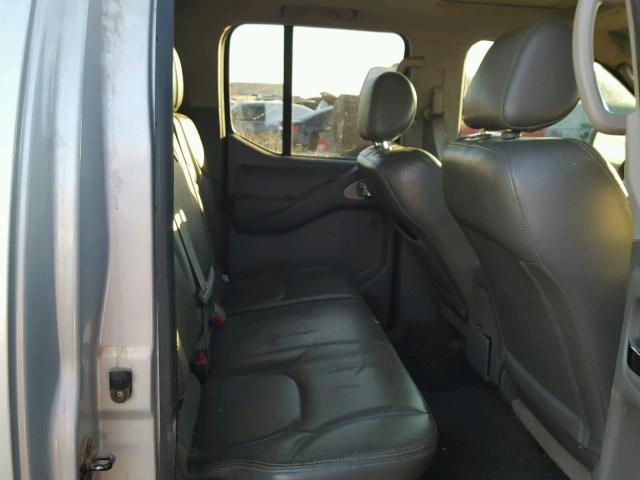 1N6AD07W06C455616 - 2006 NISSAN FRONTIER C SILVER photo 6