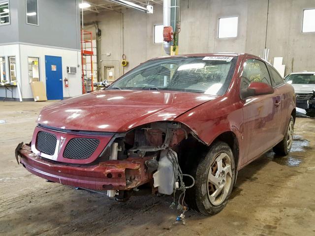1G2AL18F887160564 - 2008 PONTIAC G5 RED photo 2