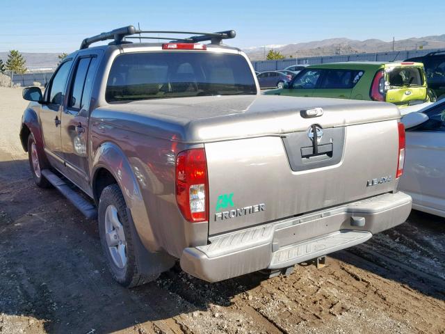 1N6AD07W76C429935 - 2006 NISSAN FRONTIER C TAN photo 3