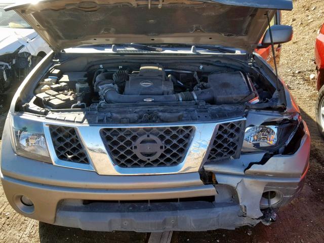 1N6AD07W76C429935 - 2006 NISSAN FRONTIER C TAN photo 7