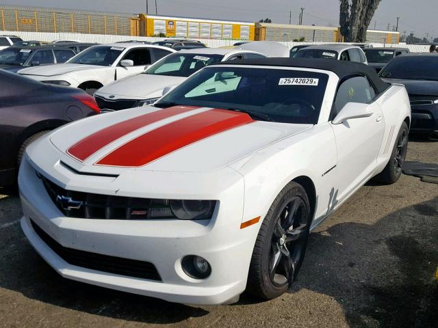 2G1FJ3DJ2B9170065 - 2011 CHEVROLET CAMARO SS WHITE photo 2