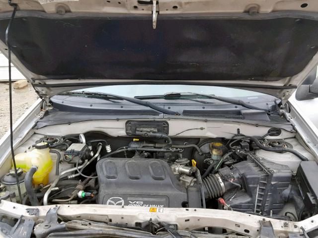 4F2CZ96184KM03175 - 2004 MAZDA TRIBUTE ES 银色 照片 7