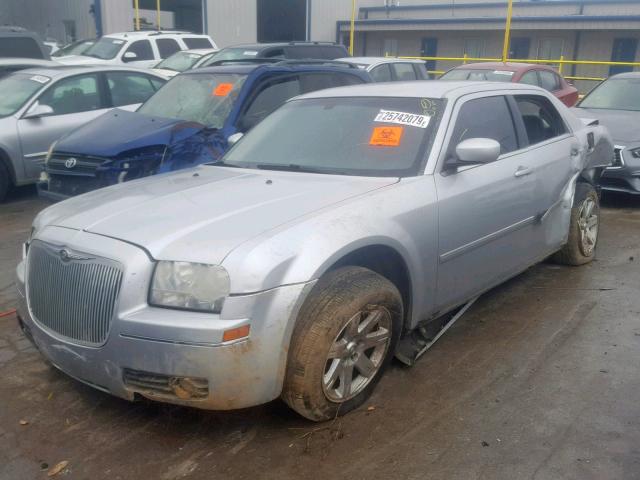 2C3KA53G96H383618 - 2006 CHRYSLER 300 TOURIN SILVER photo 2