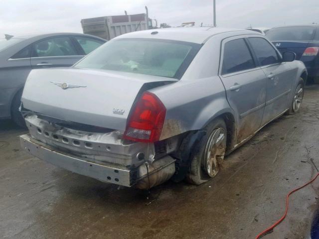 2C3KA53G96H383618 - 2006 CHRYSLER 300 TOURIN SILVER photo 4